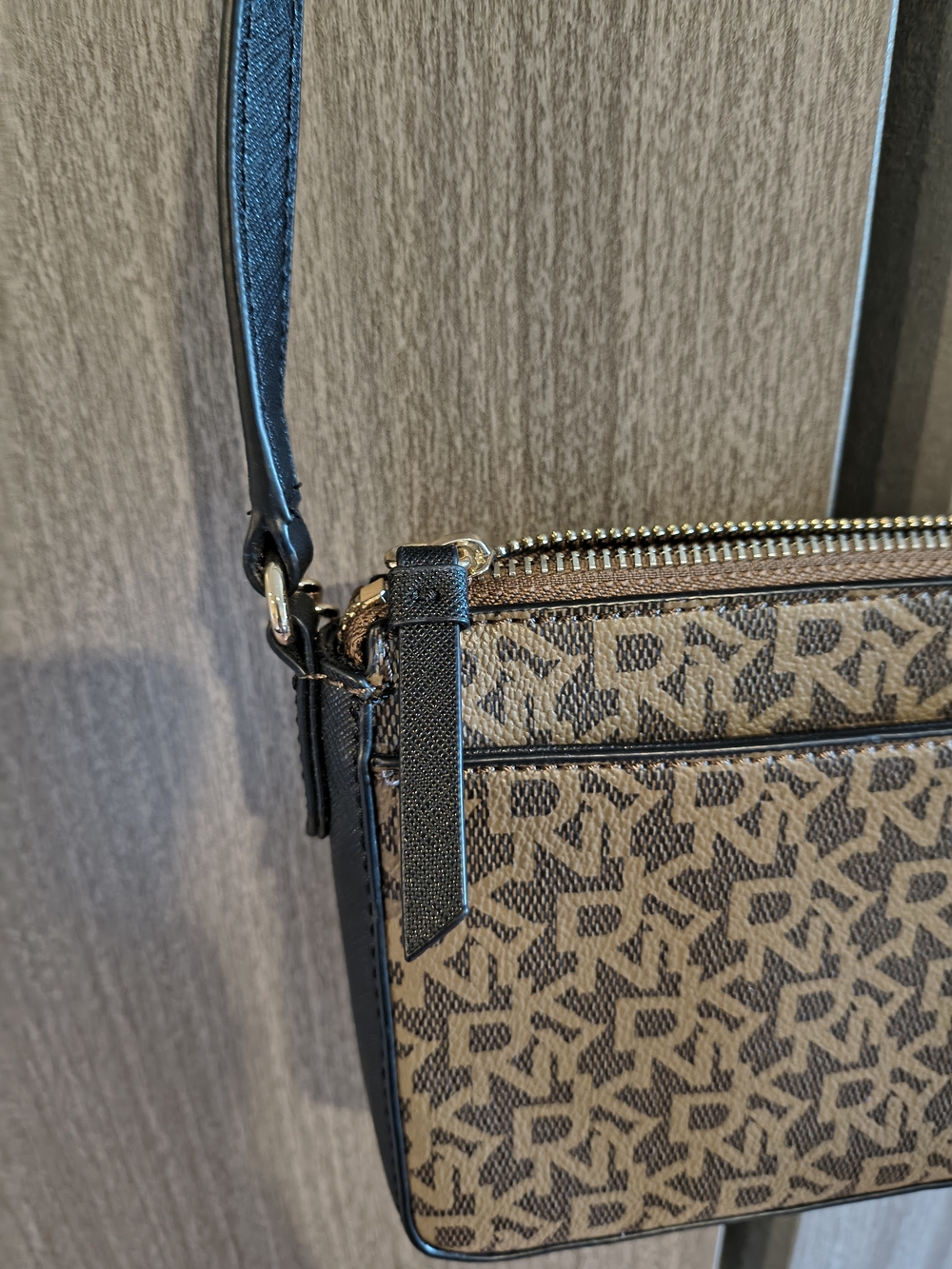 DKNY Brown Black Logo Crossbody Bag With Gold Chain And Adjustable Strap - Picture 5 of 6
